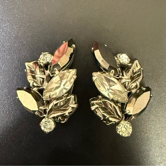 Vintage Unsigned Juliana Style Silver Rhinestones Climber Clip On Earrings 12g. - Picture 2 of 14
